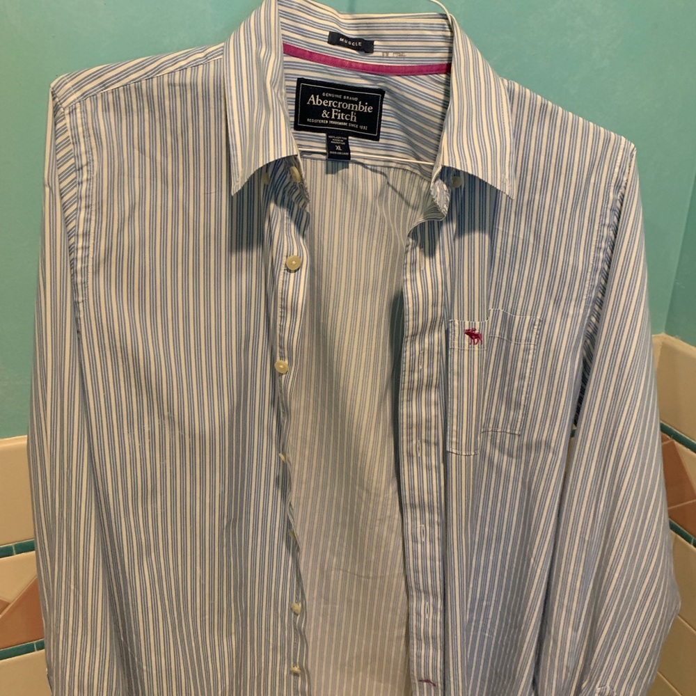 Men’s Abercrombie button down shirt